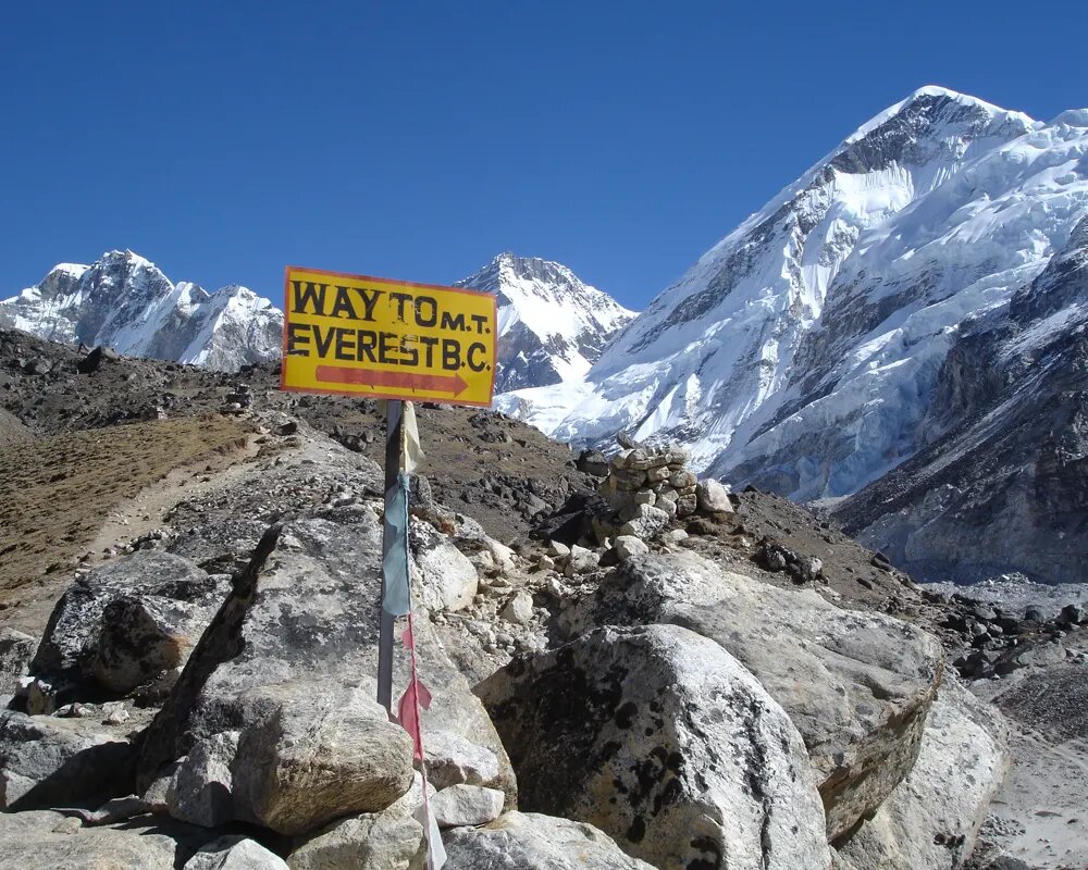 Everest Base Camp vs. Everest View Hotel